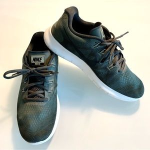 Nike Free Run Sneakers